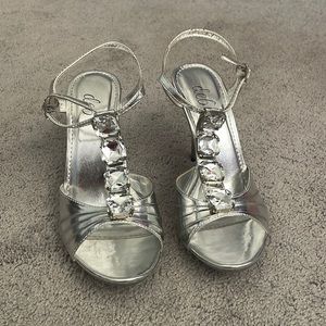 DEB SILVER JEWELED HEELS. SIZE 8.5. WOMEN’S. WORN ONCE.